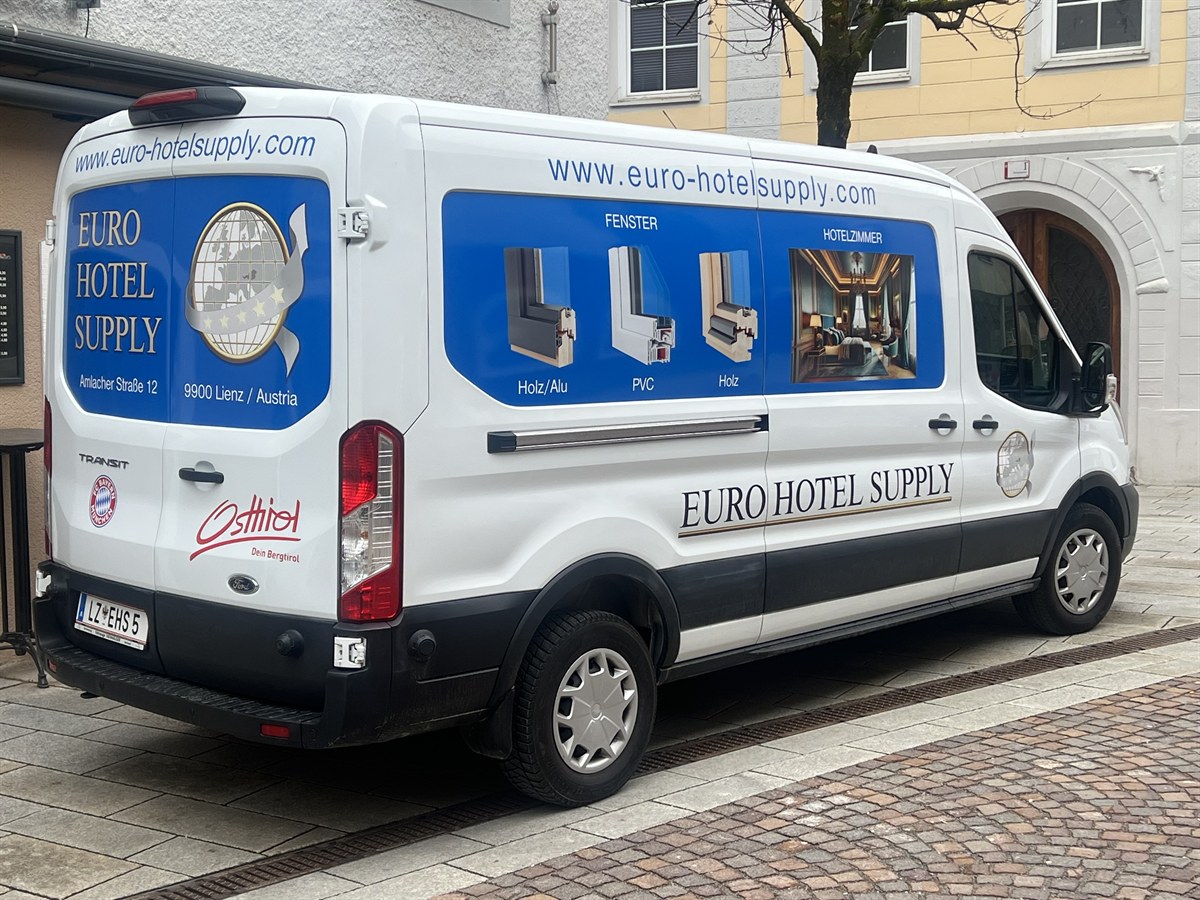 EHS Firmenfahrzeuge im Einsatz für Hotel- und Objektprojekte