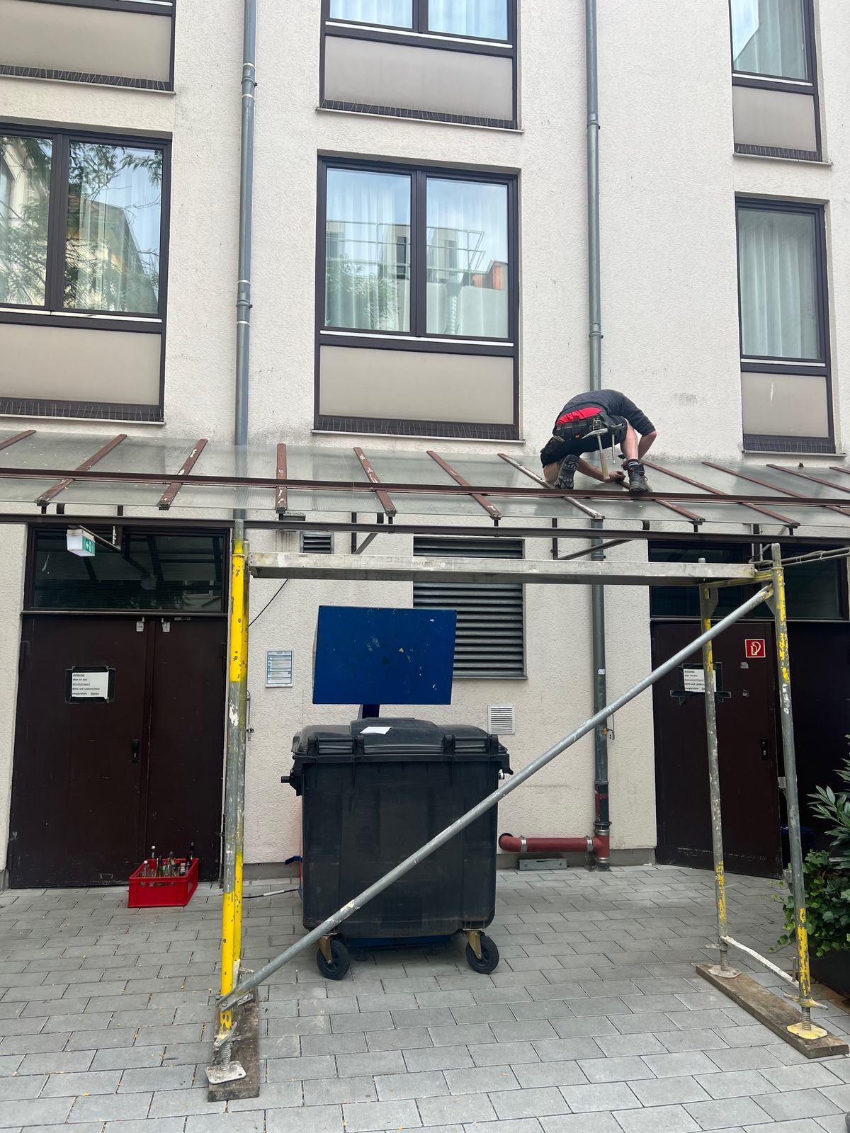 Montagearbeiten an Hotelfenstern im Bestand – Referenzprojekt MERCURE München City