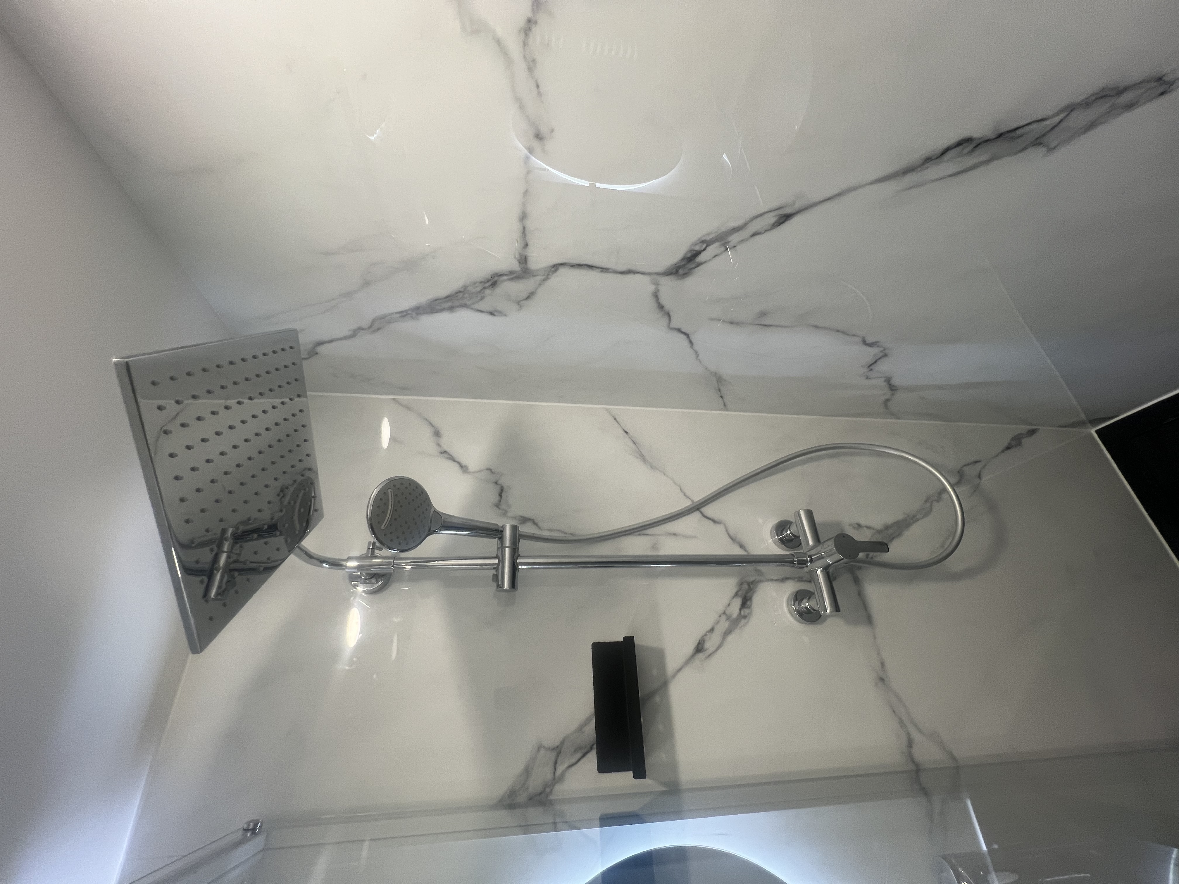 Duscharmatur im sanierten Bad beim Projekt NUMA Bonn